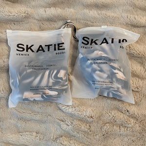 SKATIE Sarah Top & Melly Bottom -